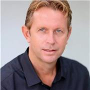 Native English teacher from Los Angeles offers English, conversational English, TOEFL test prep